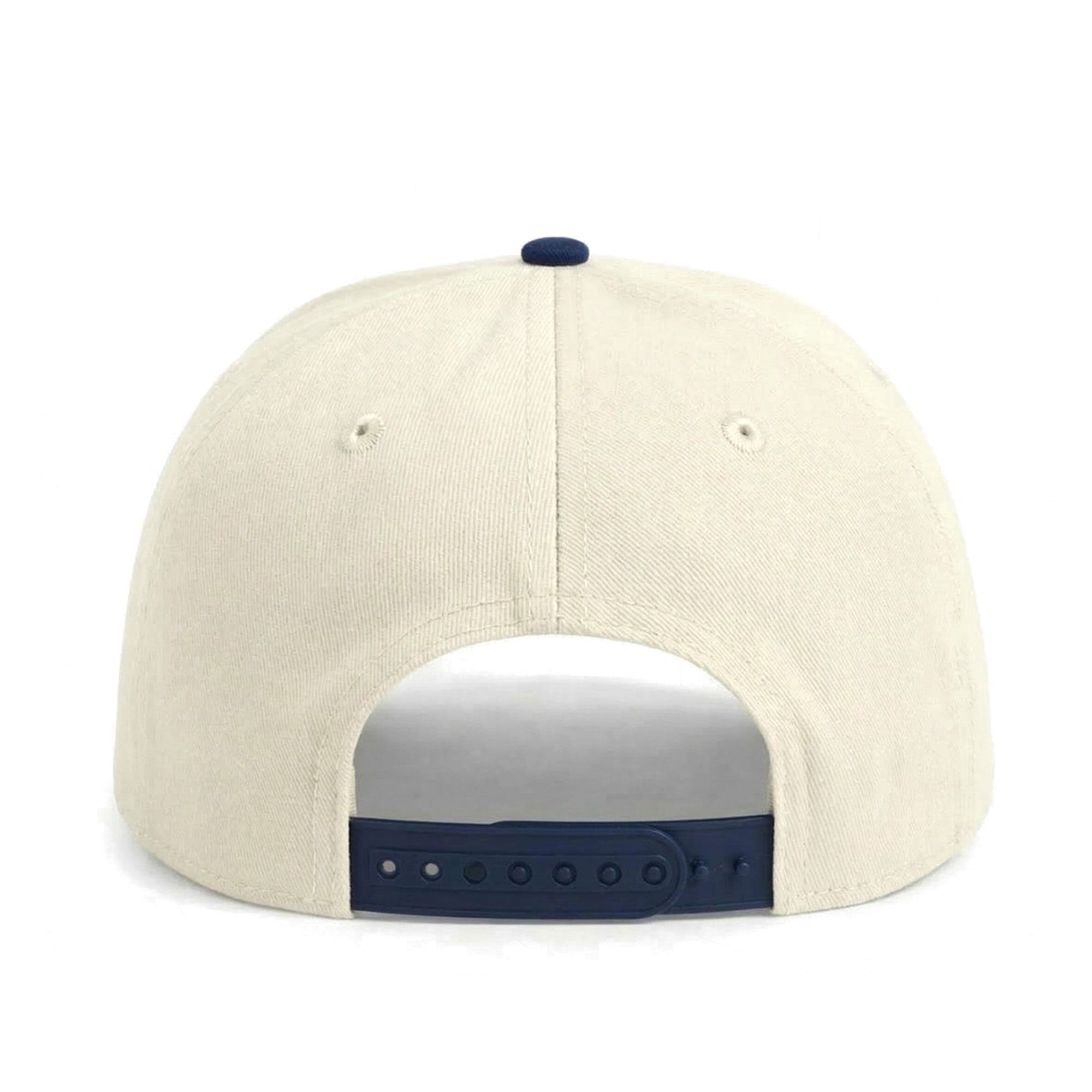 Chèvre sur le chapeau vert