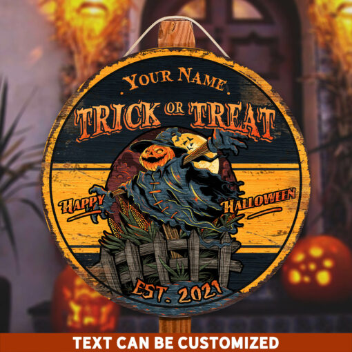 Trick Or Treat Happy Halloween Pumpkin Headed Scarecrow Custom Round Wood Sign | Home Decoration | Waterproof | WN1156-Colorful-Gerbera Prints.