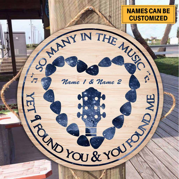 So Many In The Music Guitarist Custom Round Wood Sign | Home Decoration | Waterproof | WN1411-Colorful-Gerbera Prints.